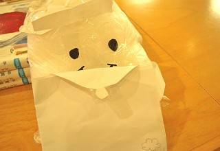 わかちゃんさんとナッツさん手作りのてがみぐもマスコット